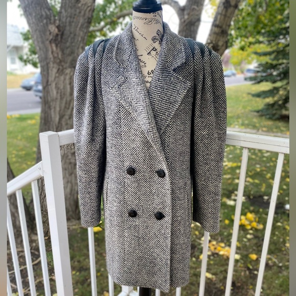 Beautiful double breasted vintage peacoat - Picture 16 of 16